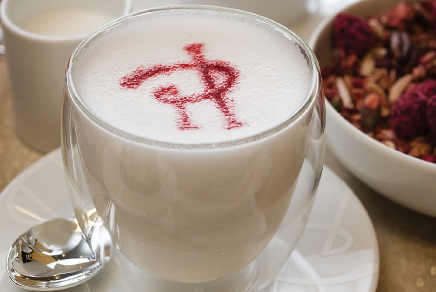 Pierre Hermé recrute pour son nouveau concept-store ! - L'Arbre à Café