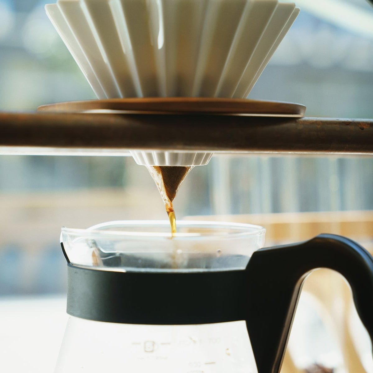 Slow Coffee : Pourquoi la méthode douce révolutionne votre rituel matinal ? - L'Arbre à Café